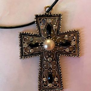 Cross pendant